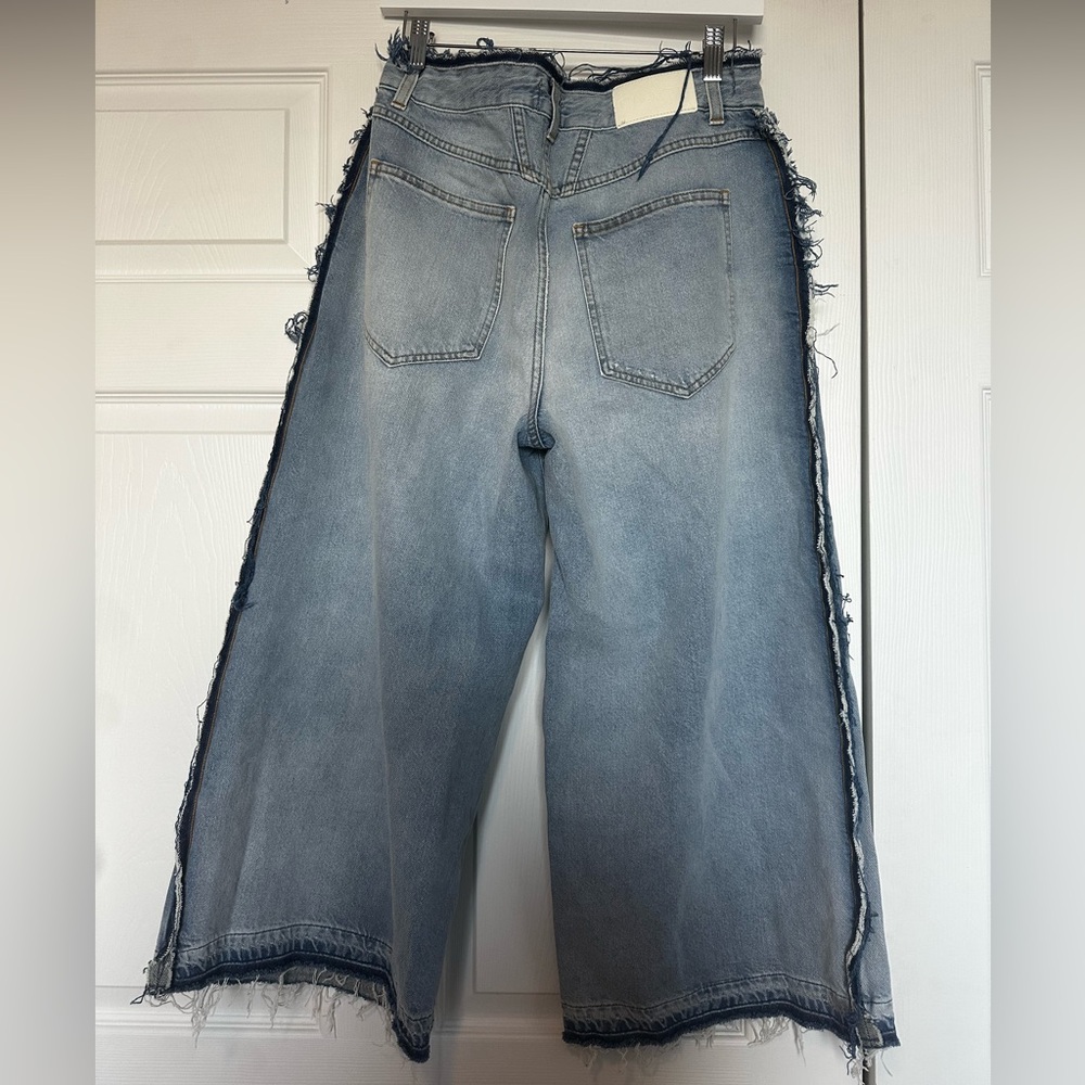 Closed Lyna High-Rise Wide-Leg Jeans - Light Blue Summer Vacation - Picture 3 of 6
